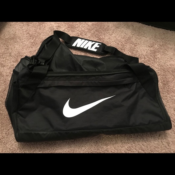 Nike Handbags - SALE🛍 NEW Nike Duffle.